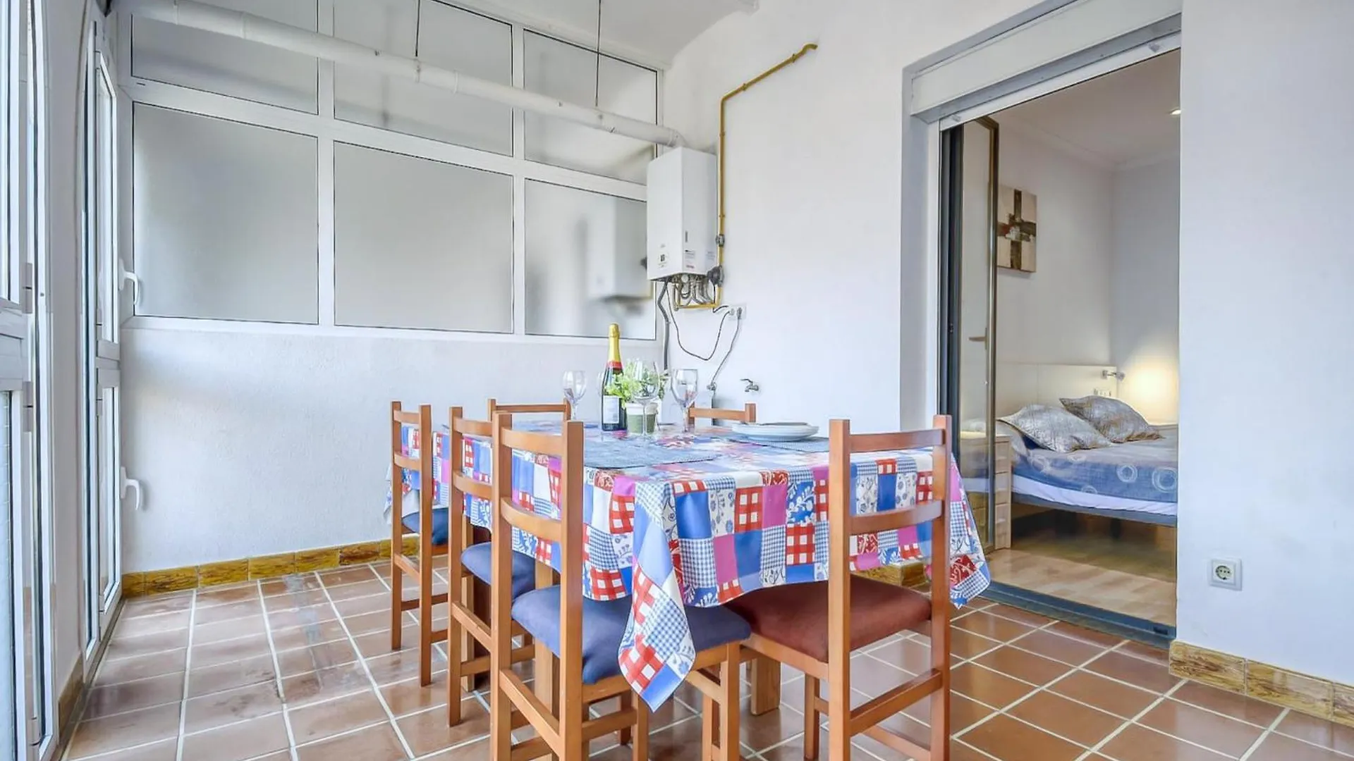 Cozy Apartment With Terrace Montjoi