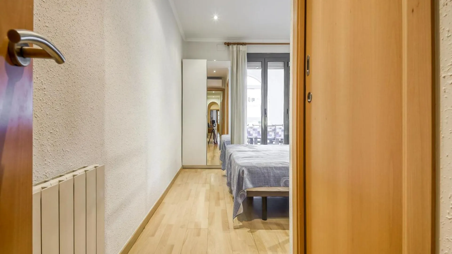 Cozy Apartment With Terrace Montjoi 0*,