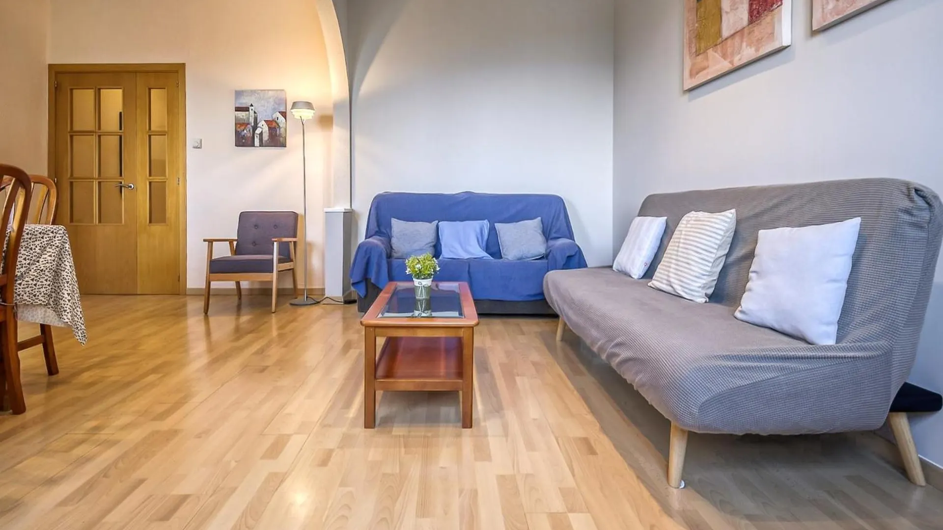 Cozy Apartment With Terrace Montjoi 0*,  Spanje